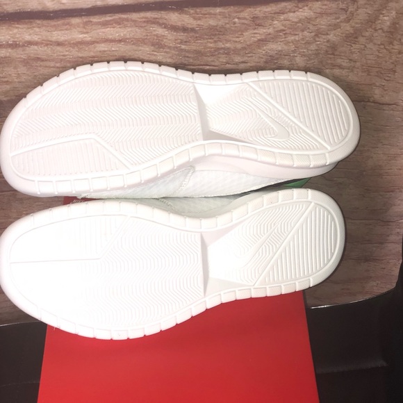 Nike benassi slp shoes size 10 men’s - Picture 6 of 6